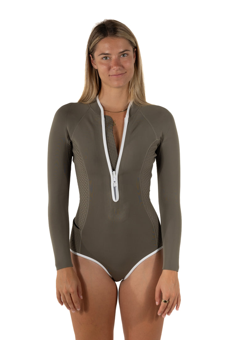Shorty en peau lisse pour femme